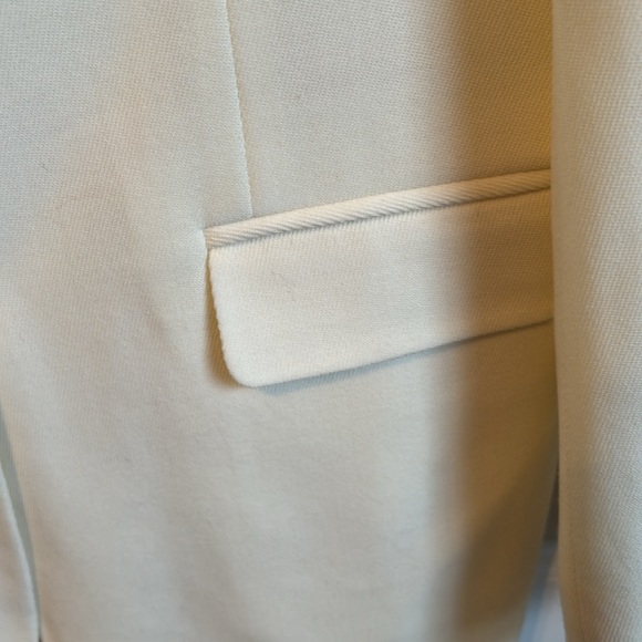 Beautiful Lauren blazer. - Picture 5 of 6